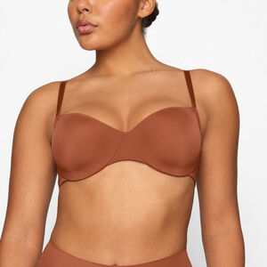 Skims Smoothing Intimates Unlined Strapless Bra with Straps in Bronze Size 34C
